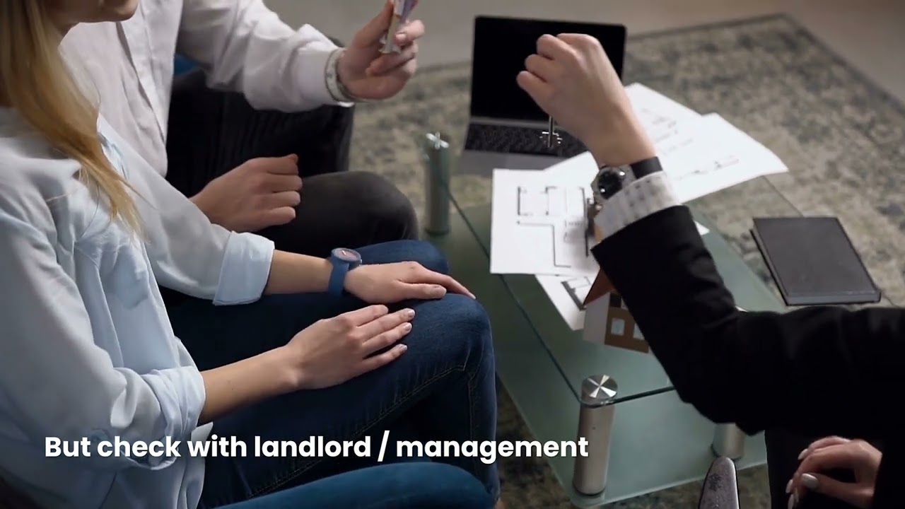 Do apartments change the key locks?