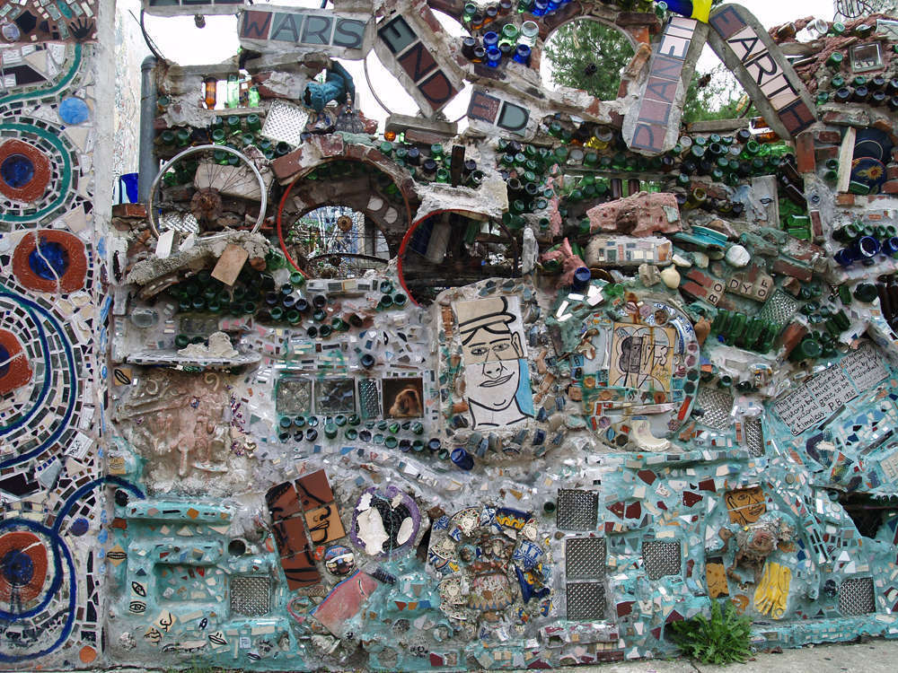 Philly Finds Locals Keep (Mostly) to Themselves | Philadelphia Magic Gardens | phillyaptrentals