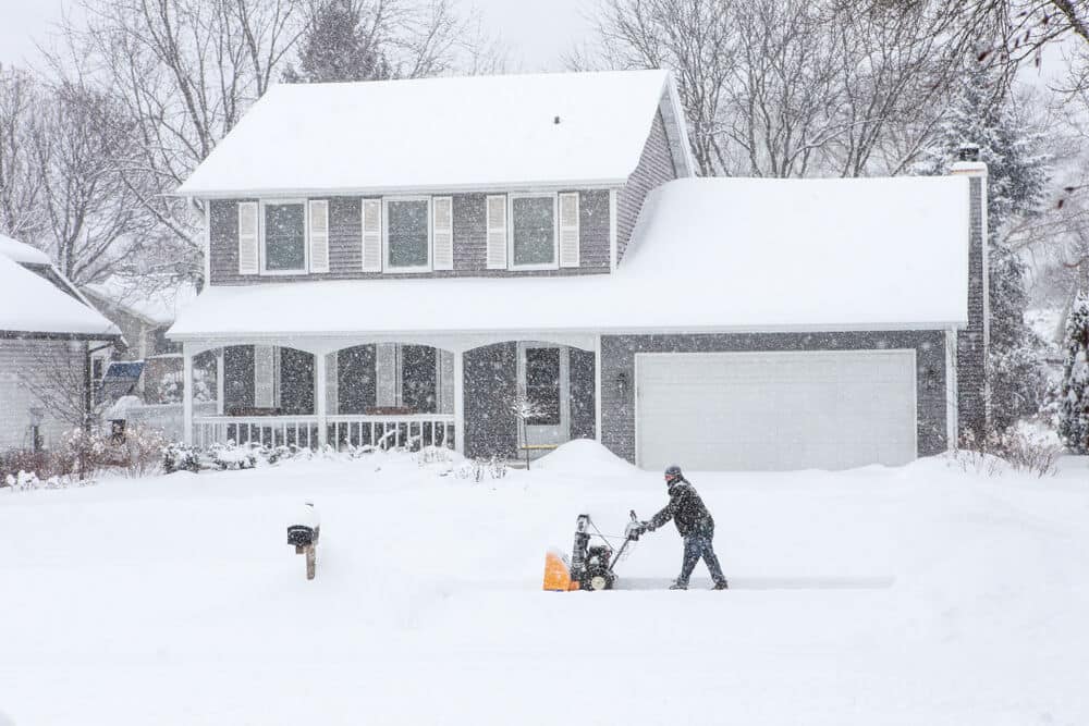 Snow Removal on Home | www.phillyaptrentals.com 