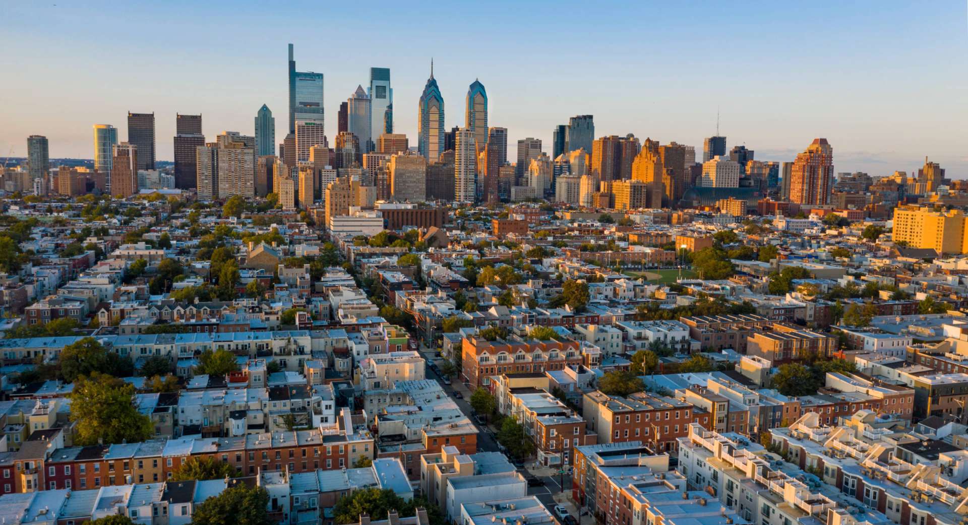 Is it Cheaper to Live in Philadelphia Compared to New York? | Philadelphia Skyline | www.phillyaptrentals.com