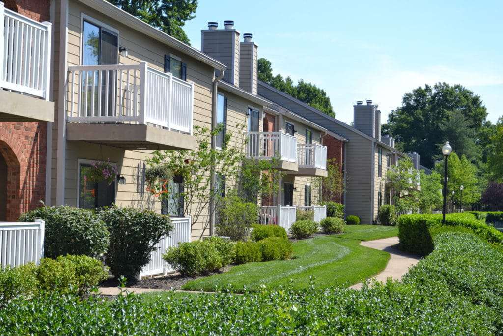 landscaping apartment complex