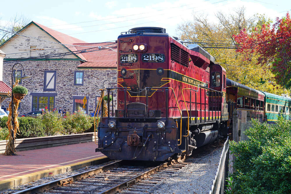 20 Daytrips Close to Philadelphia | New Hope Train | www.phillyaptrentals.com 