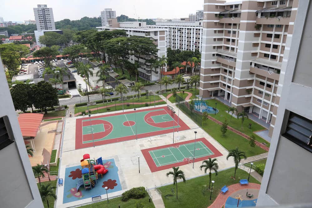 What Apartment Community Amenities Are Important | Apartment Tennis Court and Playground | www.phillyaptrentals.com
