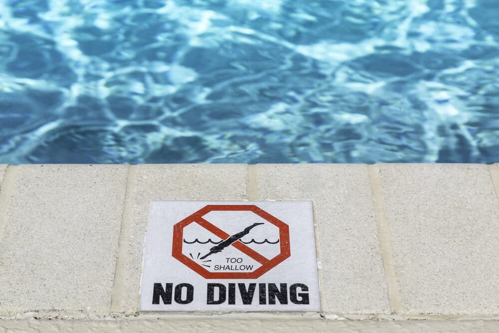 Étiquette de piscine | Aucun signe de plongée | www.phillyaptrentals.com