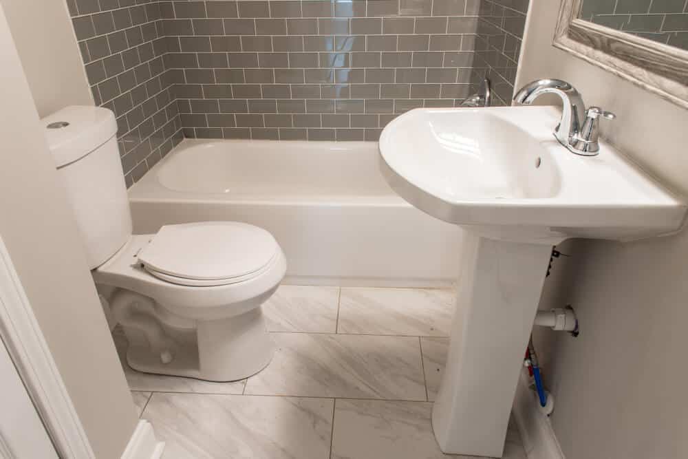 Small Undecorated Bathroom in an Apartment | www.phillyaptrentals.com