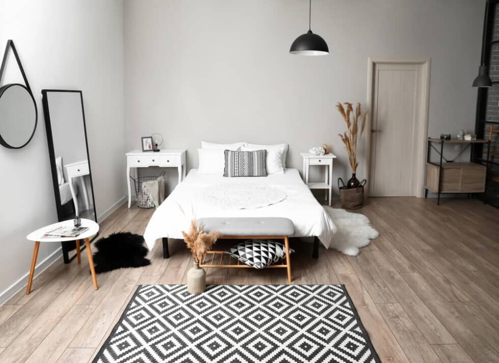 What Size Rug Do You Need For a Queen Bed?